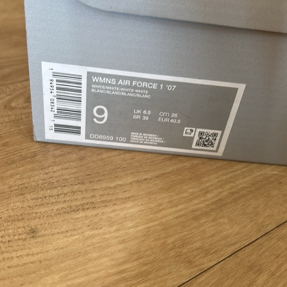 Nike Air Force 1 Low White Sneakers - Picture 3 of 7